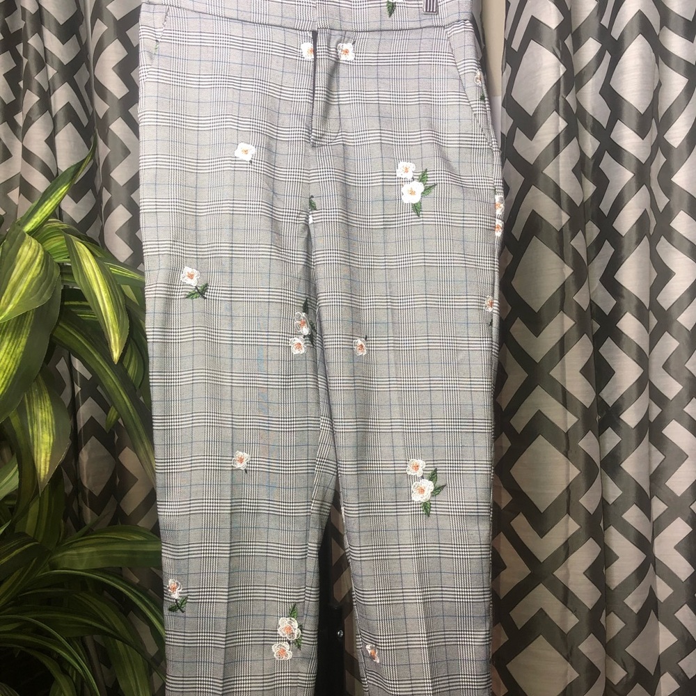 Comfortable pants with floral print